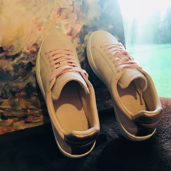 H&M Pink Suede Sneakers - Picture 3 of 8